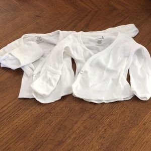 Bundle of two NB long sleeve shirts